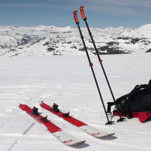 Skialpové lyže G3 FINDr 94 na norském ledovci.