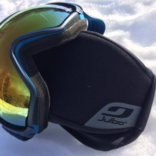 Brýle Julbo Aerospace s obalem. Redakce Světa outdooru