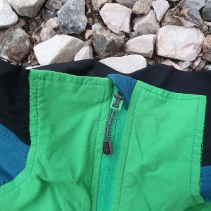 Detail límce vesty Direct Alpine Spike. Vojtěch Dvořák