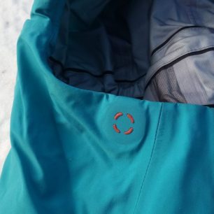 Detail ploché, integrované samosvorky - Ternua Alpine Pro Jacket M