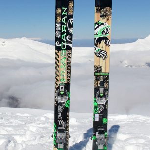 Dynafit Beast na lyžích Dynafit Huascaran, hřeben na makedonskou Popovou Šapkou