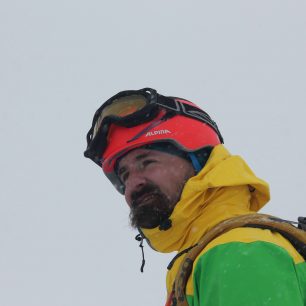 Helma Alpina SNOWTOUR byla testována při skialpových sjezdech i výstupech.