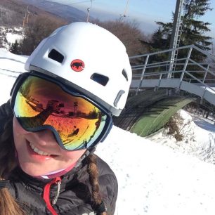 Na dívčí obličej mohou být brýle Julbo Aerospace větší - doporučuji vyzkoušet. Redakce Světa outdooru
