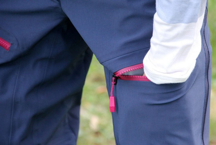 Vstup do velkých předních kapes Vaude Shuksan Hybrid Pants woman