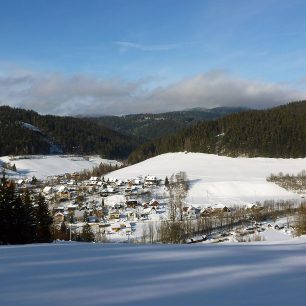 Výhled na Velké Karlovice při sjezdu