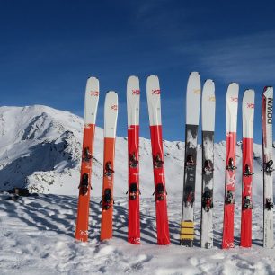 Plot z lyží s Pischahornem na pozadí
