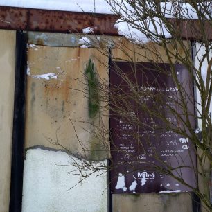 U dolní stanice vleku Vitiška je jasné, že provoz skončil už před několika lety