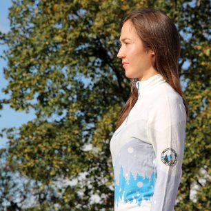 Na pulloweru Warmpeace Debbie všude sněží
