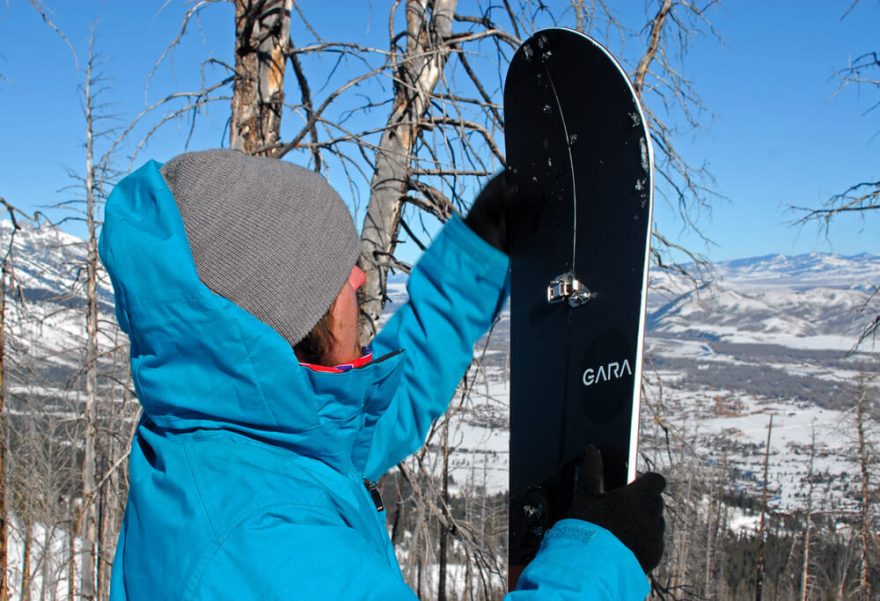 Jak z lyží udělat snowboard během pár vteřin