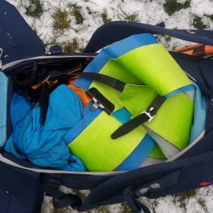 Naložení batohu bez ladu a skladu zadním vstupem - Vaude Back Bowl 22. Redakce Světa outdooru