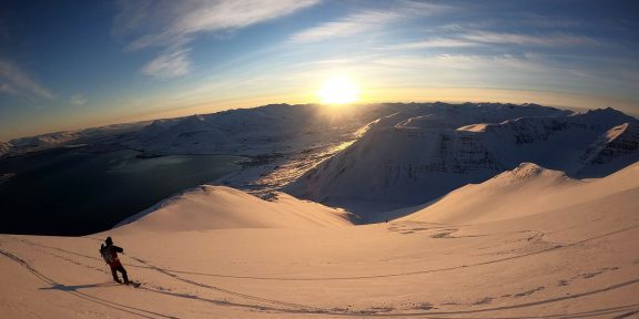 Hlidarfjall (1100 m) &#8211; skialpy na severu Islandu