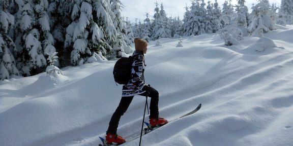 Malý Javorník  (1019 m) – skialpový okruh z údolí Stanovnice