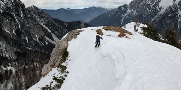 Vršič (1737 m) – dokonalý tréninkový skialpový vrchol v Julských Alpách