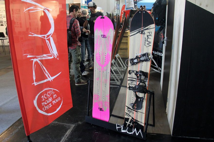 Splitboardové řešení italské firmy Plum s dívčí růžovou variantou