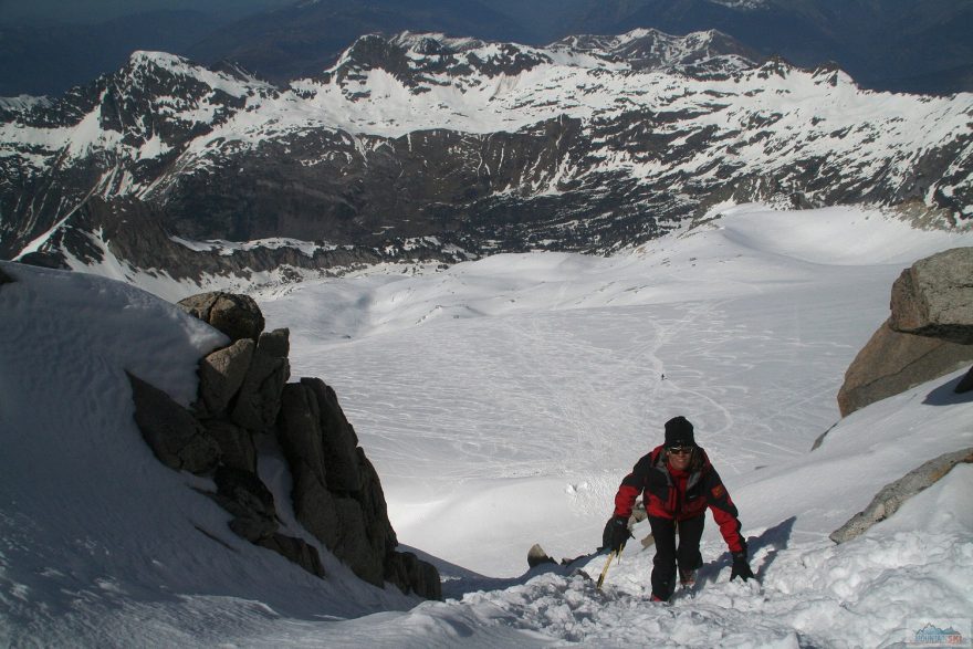 Kousek pod sedlem Collado de la Rimaya (3232 m)