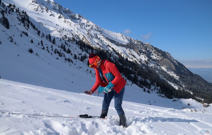 S lavinovým vyhledávačem Ortovox Direct Voice ve výšce přes 2000 metrů