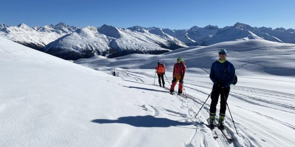 Strela Pass (2352 m) – pohodová skialpová túra v Plessurských Alpách s excelentními výhledy