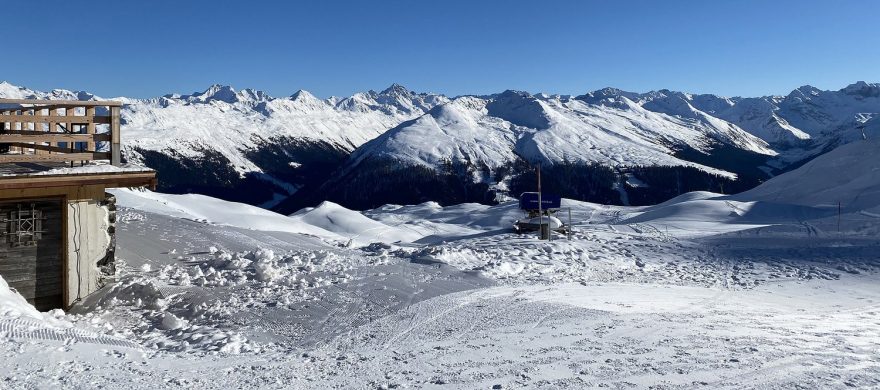 Výhled od Strela passu směr Davos a Jakobshorn