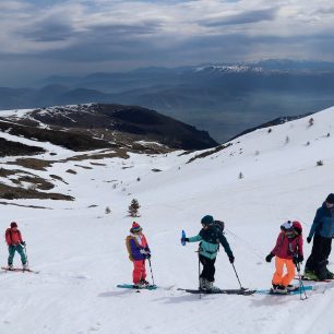 Stoupáme na tuleních pásech a máme už žízeň