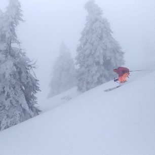 Prašanování v Jeseníkách v dětském skialpovém provedení