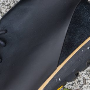 AKU Minima je první a jedinou botu na trhu s outdoorovým zbožím, jejíž svršek i podšívku tvoří ze 100 % useň Zero Impact, získaná ekologicky šetrným procesem barvení.