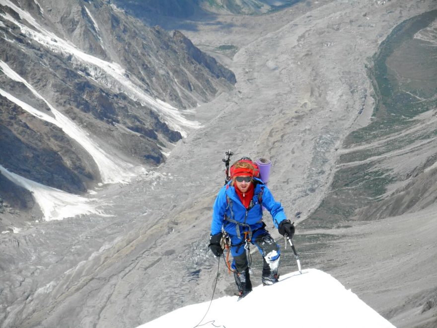 Pavel Kořínek na hřebeni mezi druhým a třetím výškovým táborem na Nanga Parbat, 2012