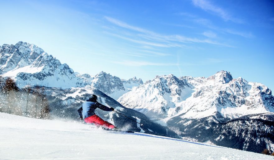 Lyžování v oblasti 3 Zinnen Dolomity, italské Alpy