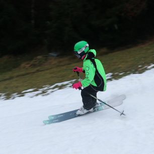 Sjezd po hlavní sjezdovce na Bílé