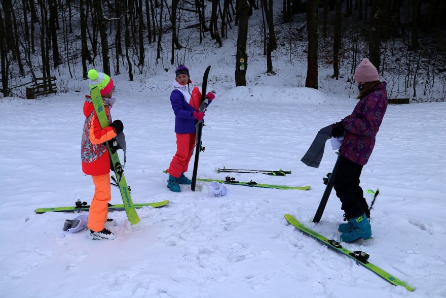 Začátek výstupu se skialpinistickém areálu Skialp nad Hrobem