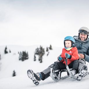 Zábava pro celou rodinu. Ahrntal, Jižní Tyrolsko, Itálie