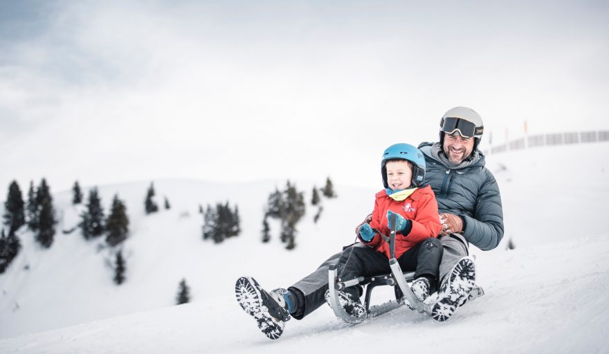 Zábava pro celou rodinu. Ahrntal, Jižní Tyrolsko, Itálie