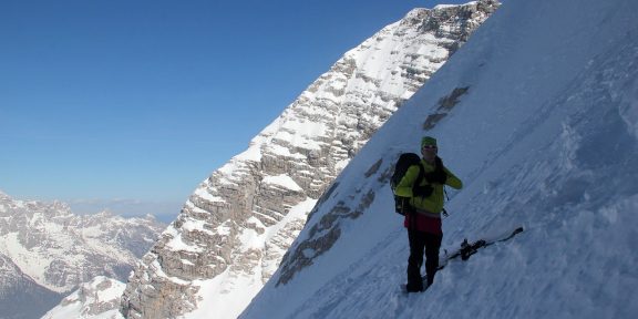 Kanin (2587 m) – okružní skialpová túra ze Sella Nevea k ferratě Brigata Juliana na Kanin do výšky 2430 m