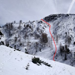 Jeden z možných sjezdů ze Srednjeho vrhu do doliny pod Stol