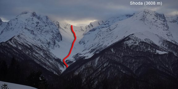 Sedlo (2950 m) – na skialpech pod vrchol Shoda (3608 m) v gruzínské oblasti Rača