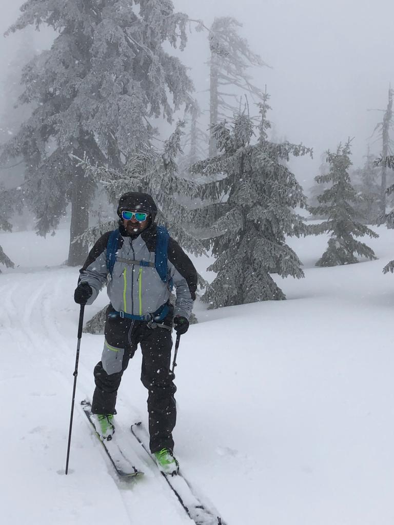 Maskování do zimy se skialpovým kompletem DECATHLON WEDZE