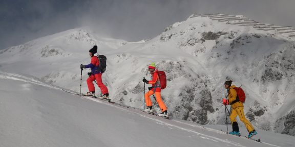 Švýcarsko v lednu 2022 aneb padání v prašanu při skialpu a freeridu