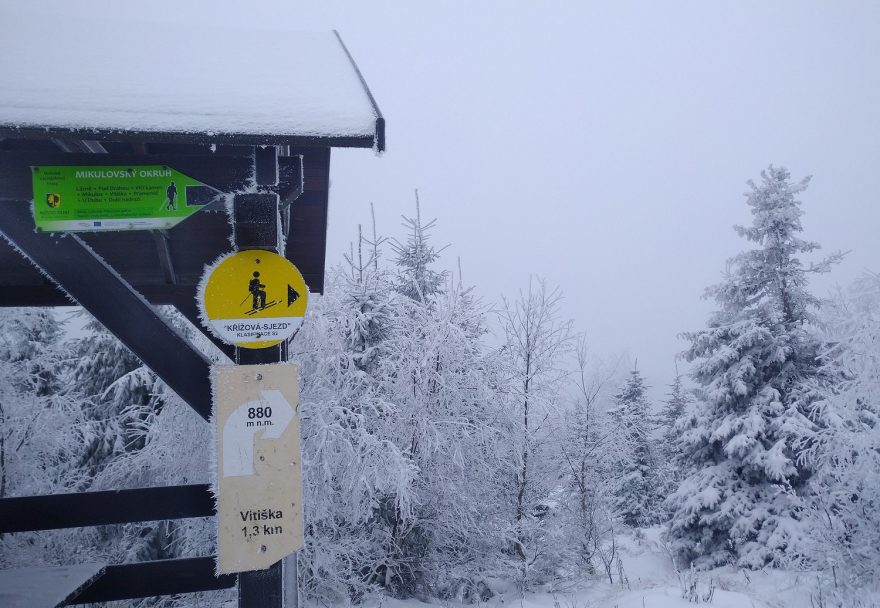 Ocedulkované odpočívadlo pod Pramenáčem