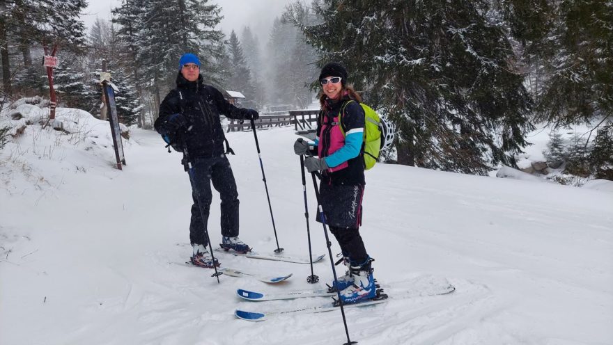 NORTHFINDER BUNDA KRIZNA A SUKNĚ JARABA jsou funkční kousky pro skialpinistky