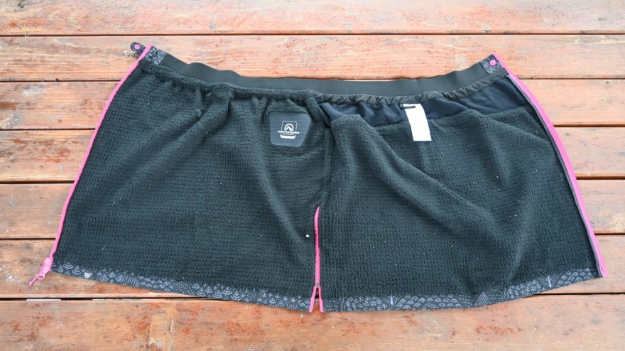 Rozložení izolačního materiálu POLARTEC ALPHA na sukni NORTHFINDER JARABA