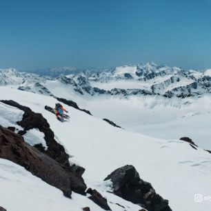 Se splitboardem v oblasti Elbrusu