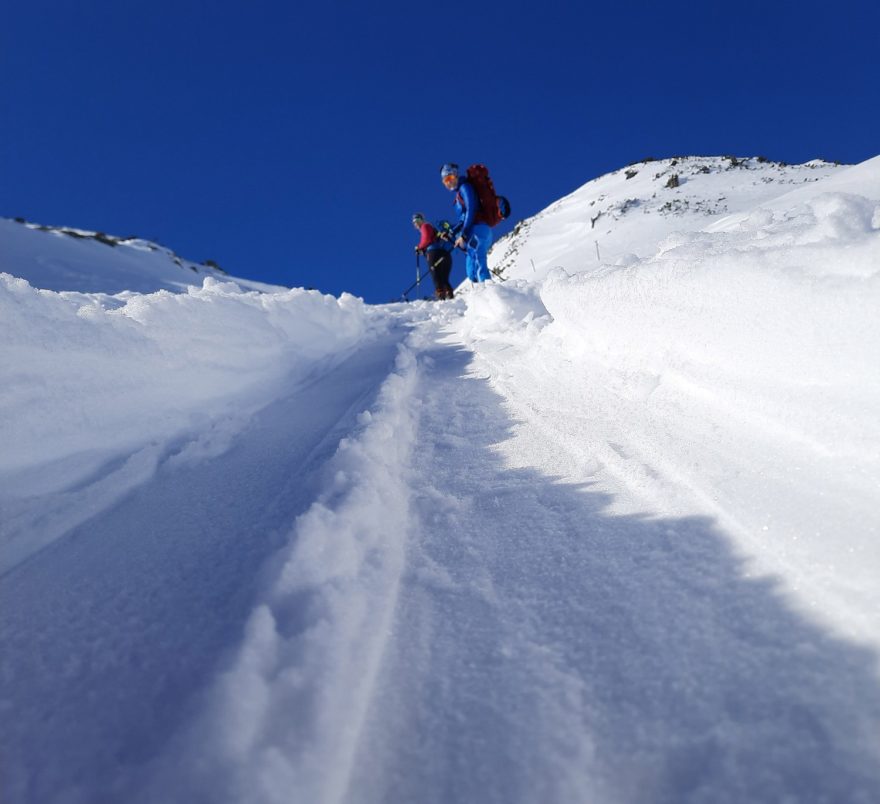 Strmější stoupání za chatou Musala