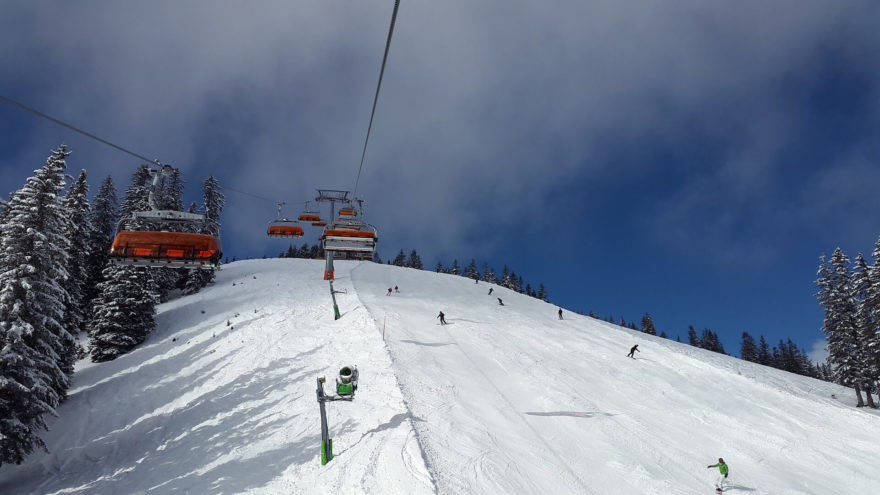Lyžařské areály v italských Alpách nabízí skvělé podmínky pro lyžování, kvalitní služby a zábavu pro celou rodinu.
