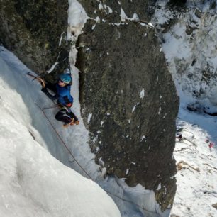 Kalhoty Northfinder RYSY 2021 obstály i při zátěži během ledolezení