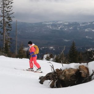 Po hřebenu směrem na Mittagsplatzl (1340 m)