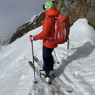 Testování péřovky MOUNTAIN EQUIPMENT BALTORO JACKET i při jízdě na lyžích