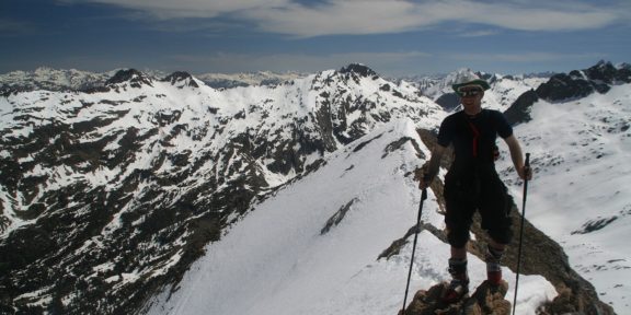 Pico de Paderna (2627 m) – skalní vyhlídkový vrchol v Pyrenejích