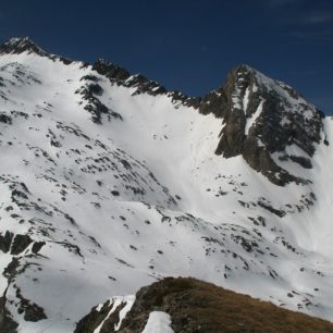 Výhled na Pico del Alba a další nižší vrcholy