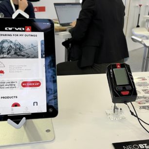 Aplikace Arva a lavinový vyhledávač Arva NEO BT