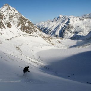 Při sjezdu k plesu Sulzenausee jsme narazili i na zbytky prašanu
