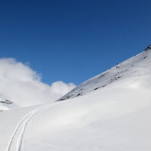 Sjezd od chaty do údolí Langtal